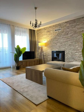 Etern Stays - C Street Apartment